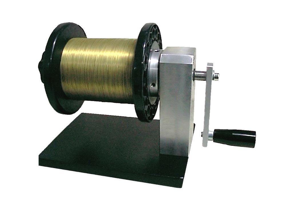 Support for reels with manual winder